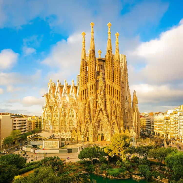Sagrada Familia Exterior Los Secretos De Las Fachadas