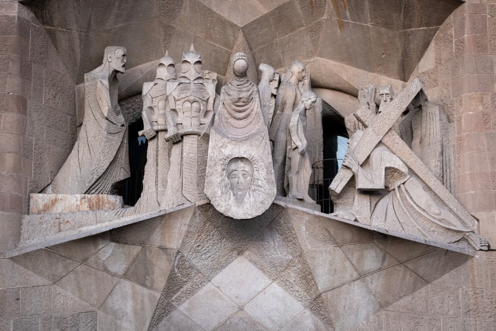 Sagrada Familia Exterior Los Secretos De Las Fachadas 2