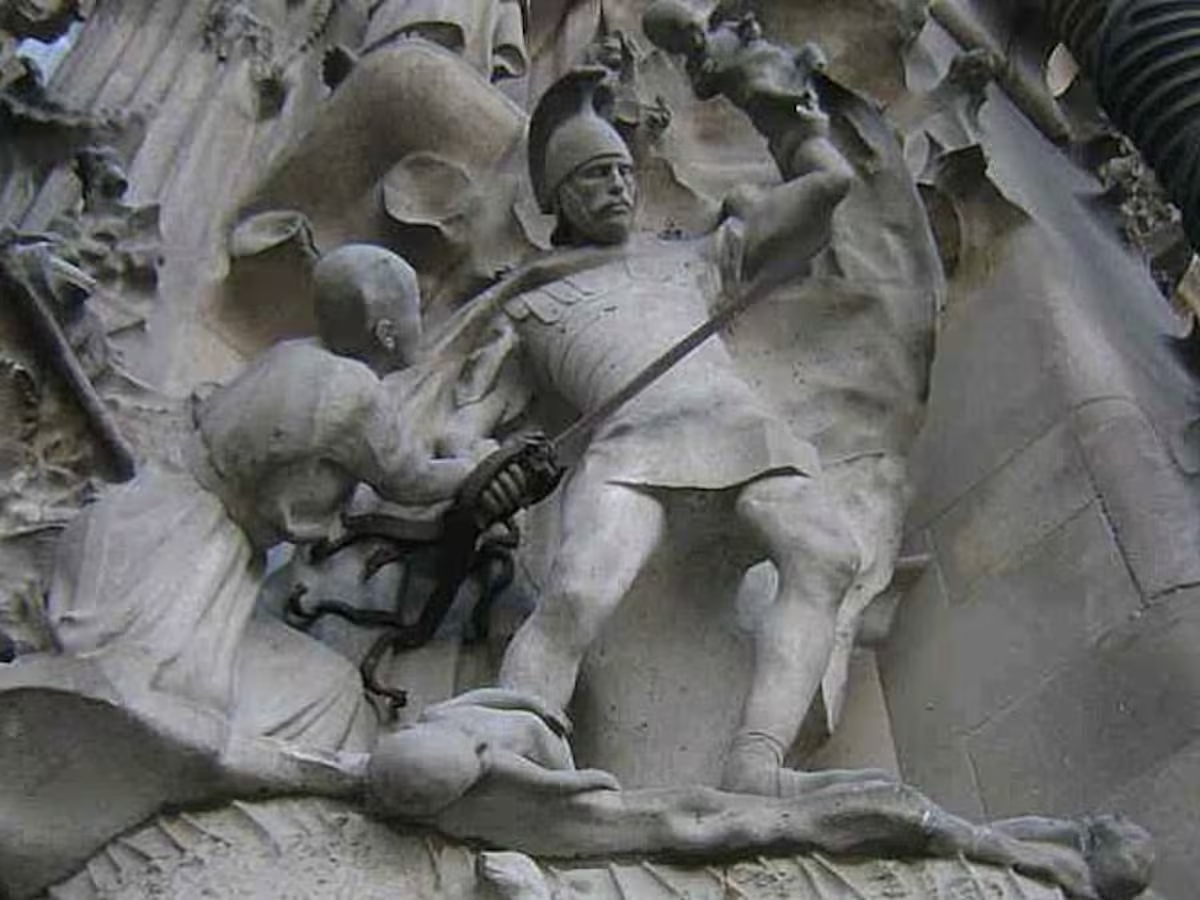 Freetour Sagrada Familia Exterior: Los Secretos de las Fachadas 4